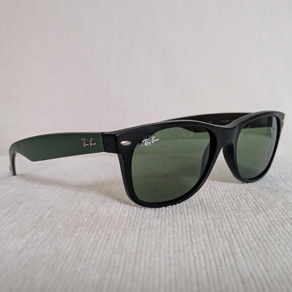 Ray-Ban Wayfarer Sunglasses in Hunter Green with Case - Picture 6 of 10